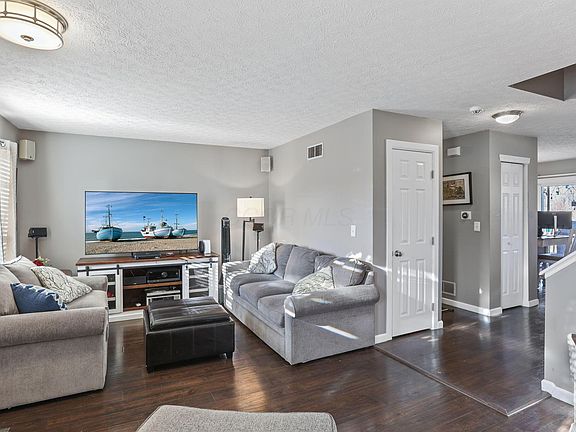 3rd image of 3528 Vintage Woods Dr