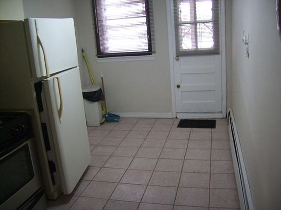 3rd image of 156 Bay 14 St