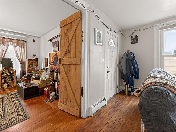5th image of 31 Church St