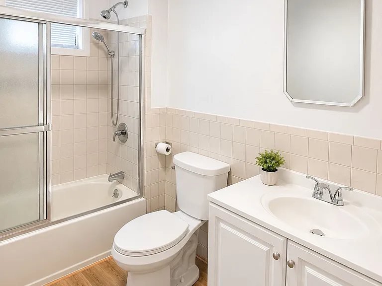 825 Bailey Ave #2 — Photo 10