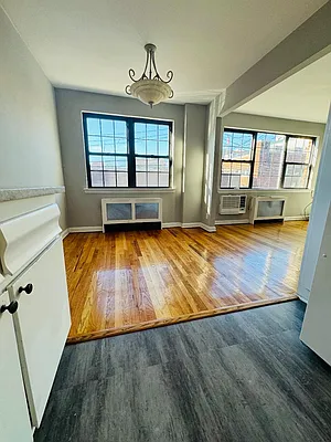 Rented by Halvatzis Realty | media 1