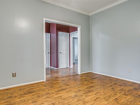4th image of 1012 Glenshannon Ave