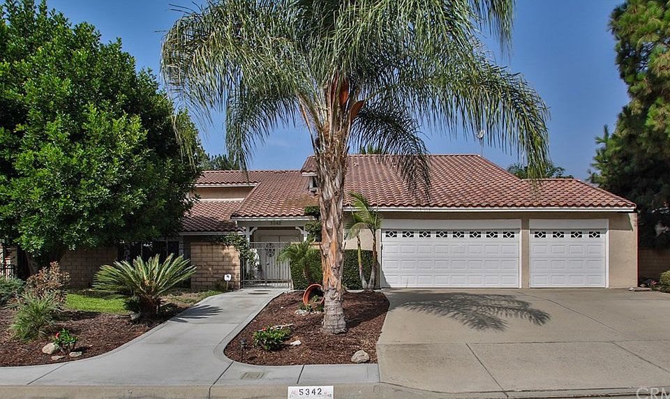 1st image of 5342 Della Ave