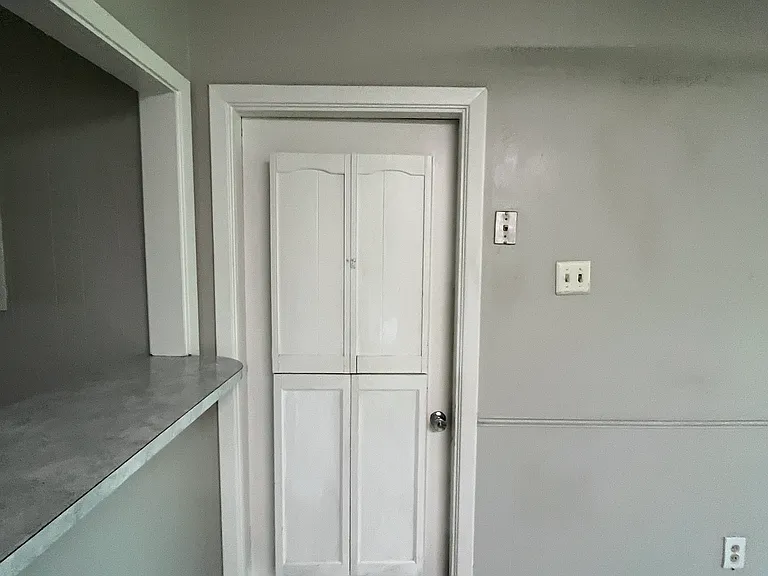 1916 Alison Ave — Photo 4