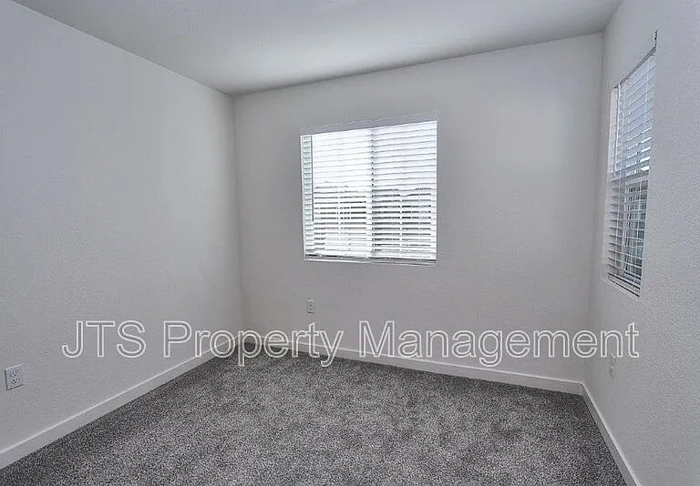 2097 Shady Tree Cir — Photo 61