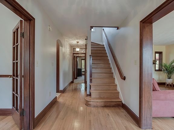 3rd image of 3827 Woodhill Pl