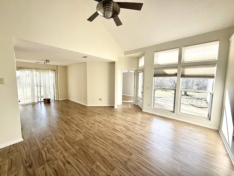 4345 Towneside Ct — Photo 3