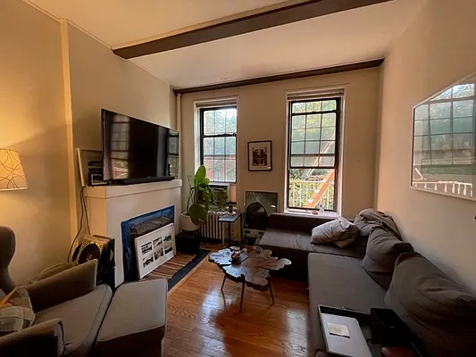 Rented by Oxford Property Group | media 22