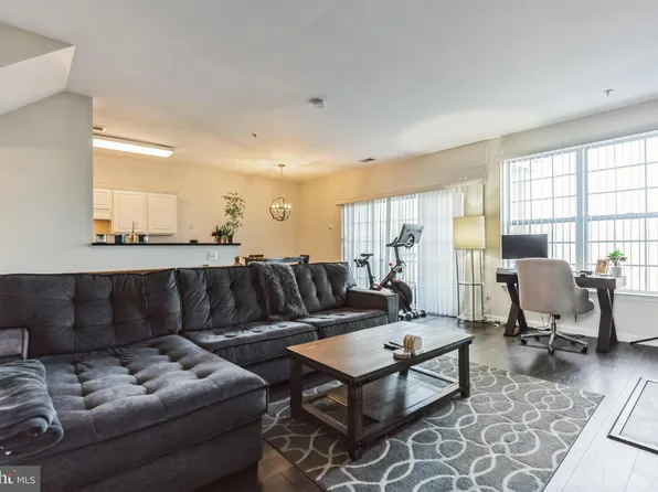 14280 Hampshire Hall Ct #805, Upper Marlboro, MD 20772