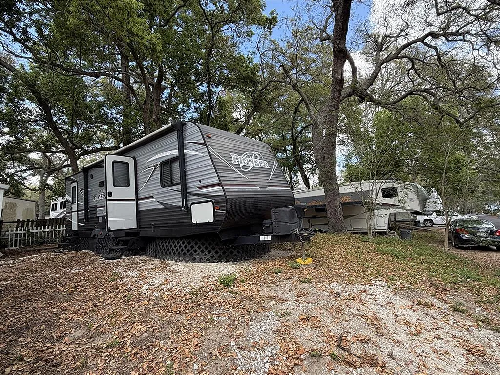 1 bed, 1.0 bath, 310 sqft, $1,300 — Photo 1