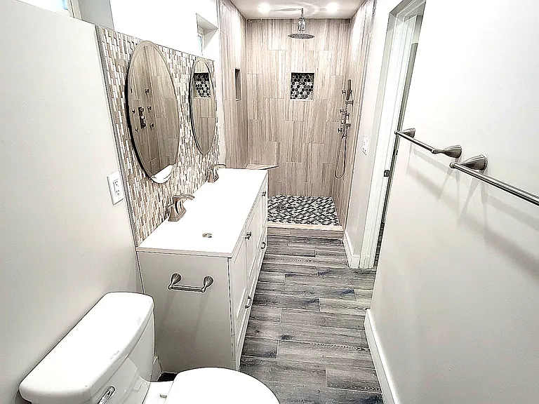 535 W 15th St — Photo 9