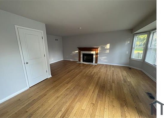 5th image of 1917 Chestnut Grove Dr