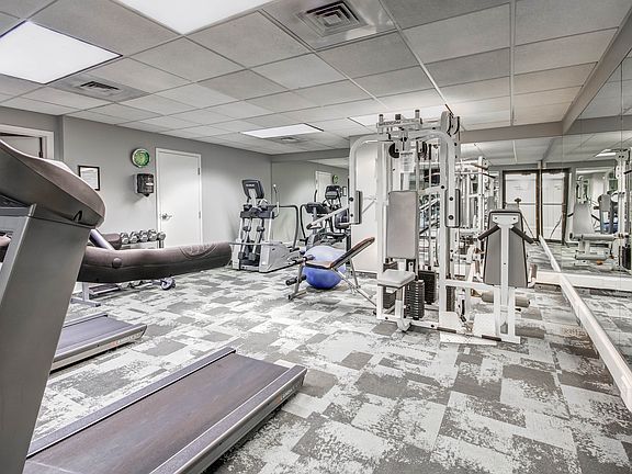 24/7 Fitness Center with WIFI and Cable TV