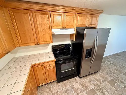 Two Bedroom Apartment in Central Salem Photo 1