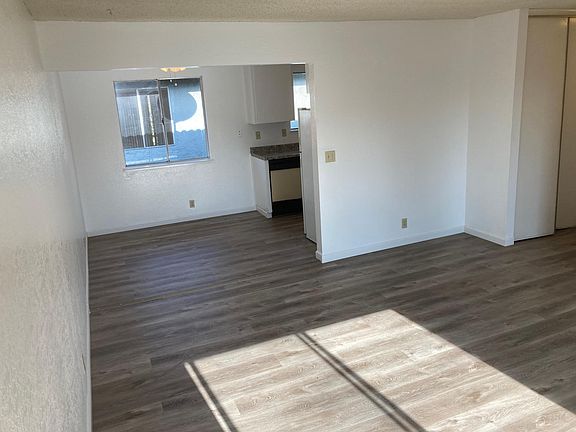 5th image of 1518 Moorpark Ave #3