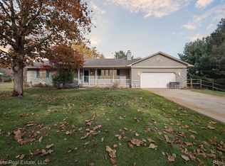 3778 Taggett Lake Dr, Highland, MI
