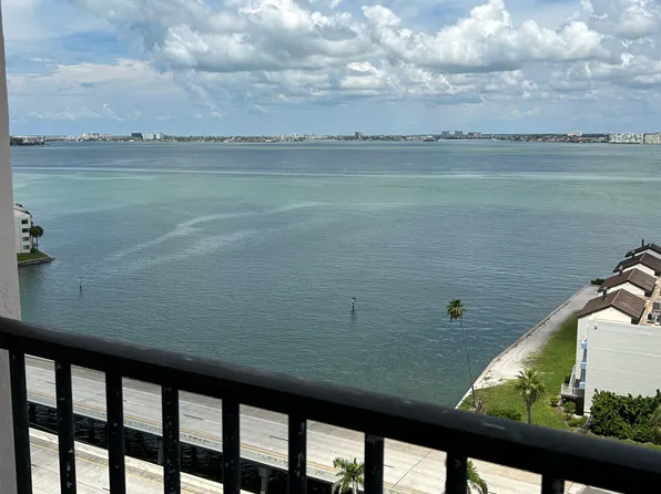 5220 Brittany Dr S, Saint Petersburg, FL