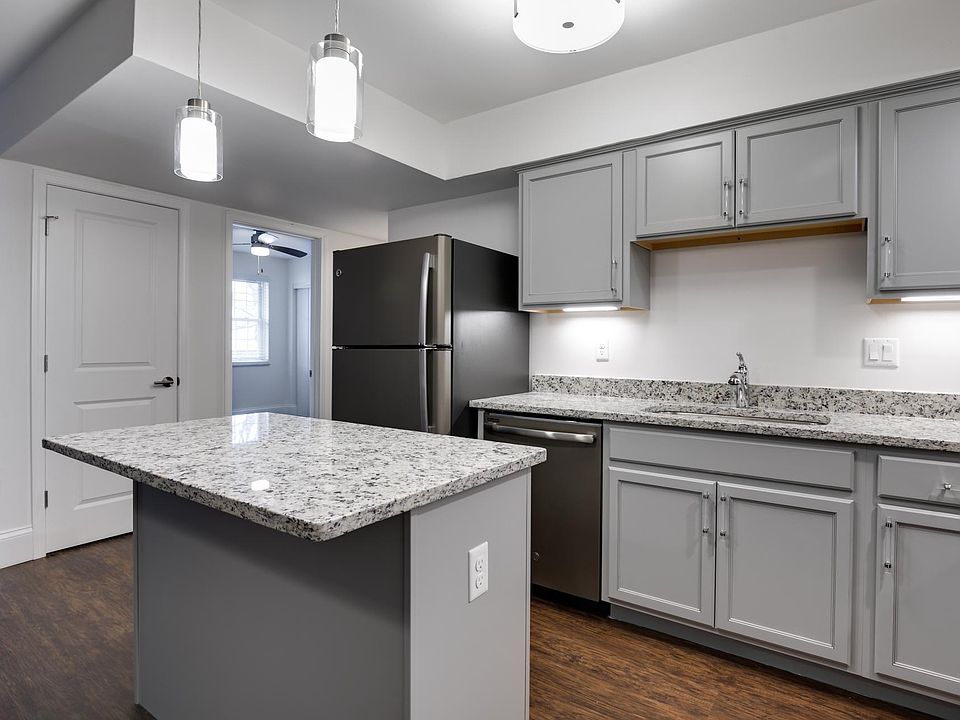 631 Broadmoor Dr, Chesterfield, MO 63017 Zillow