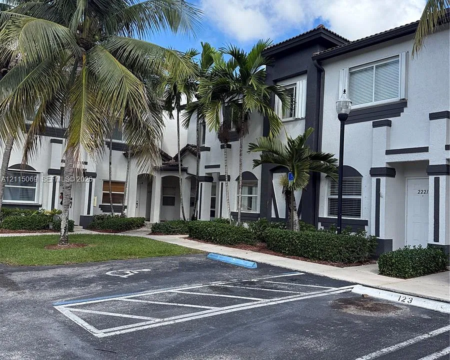 2223 SE 25th Ave #2223