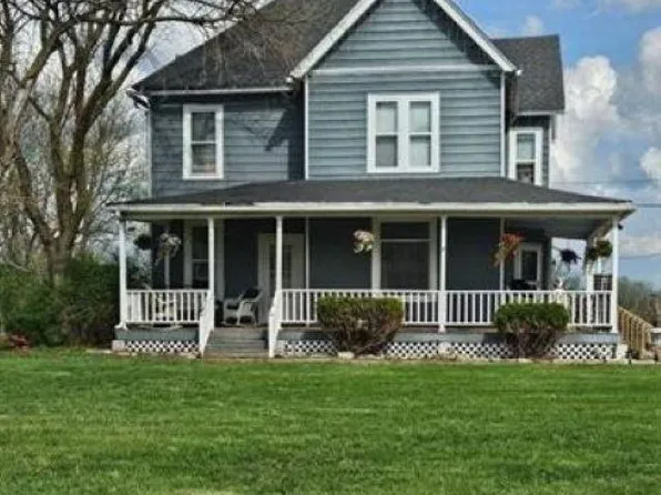 714 S 4th St, Chariton, IA 50049