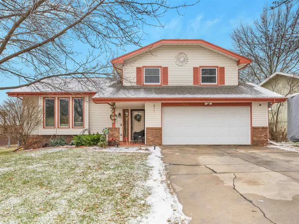 2303 Calvin Dr, Bellevue, NE 68123