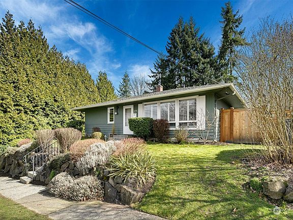2nd image of 6736 104th Avenue NE