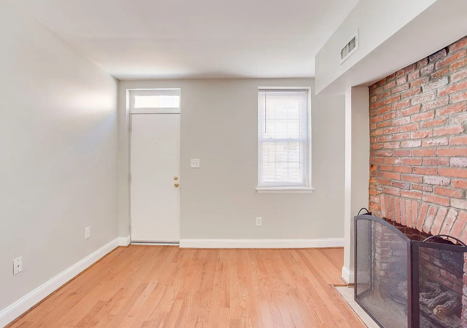 Federal Hill - 7 E. Hamburg St./2-Bedroom, 2-Bathroom Townhouse — Photo 4