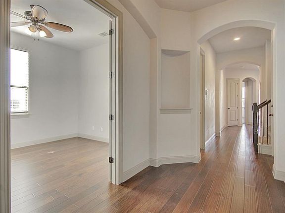 5th image of 4716 Wallace St