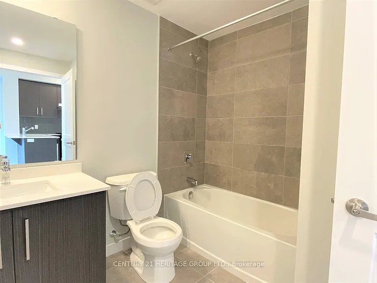 15 Queen St S #1413 — Photo 15