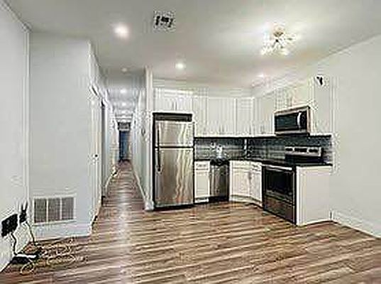 4th image of 479 Lafayette Ave #4