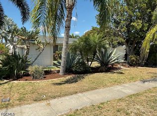 4617 Forest Glen Dr, North Fort Myers, FL 33903