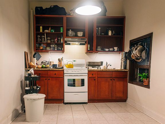 5th image of 788 Manhattan Ave #2B