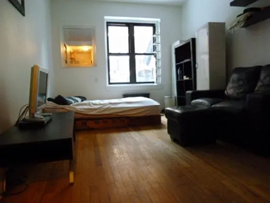 Rented by Town Residential | media 23