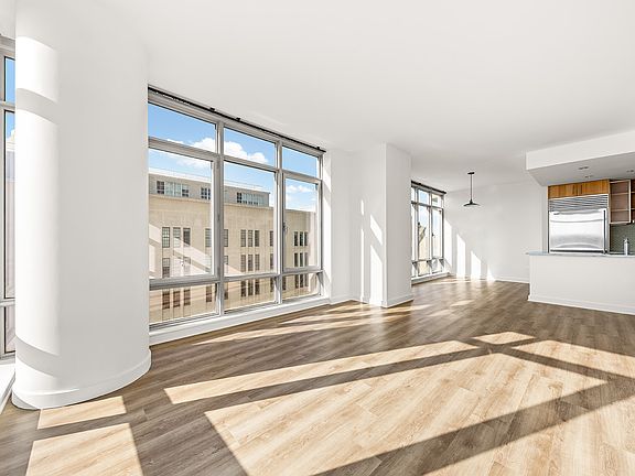 3rd image of 1 Northside Piers APT 7E
