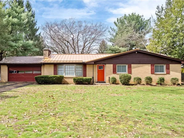 4742 Cherimoya Ave, Akron, OH 44319