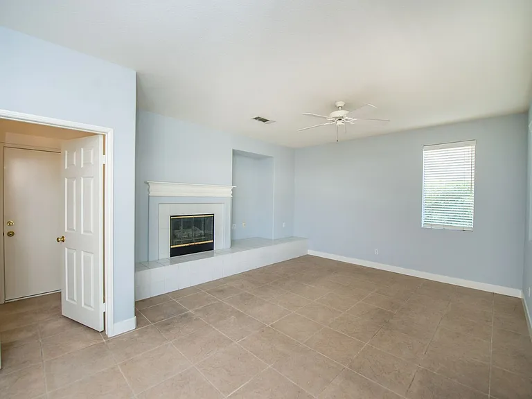 4085 Castaway Cv — Photo 13