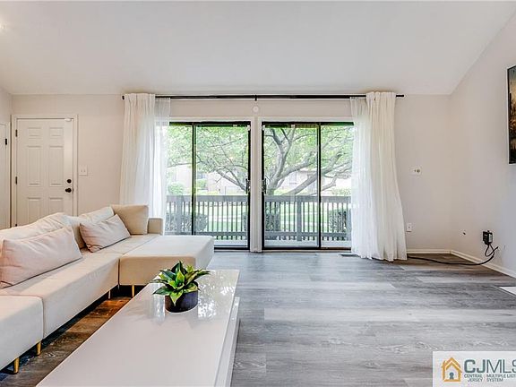 5th image of 62 Kingsberry Dr