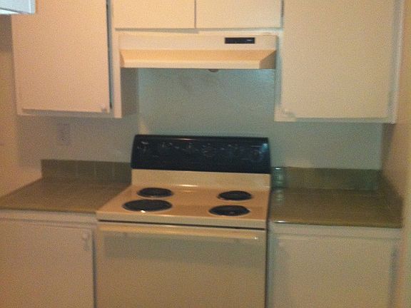 4th image of 4403 Calandria St APT 1