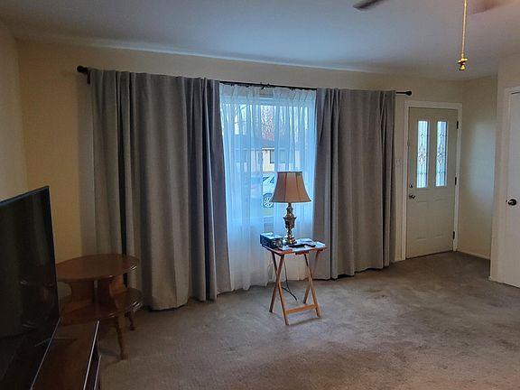 5th image of 376 Briarwood Dr