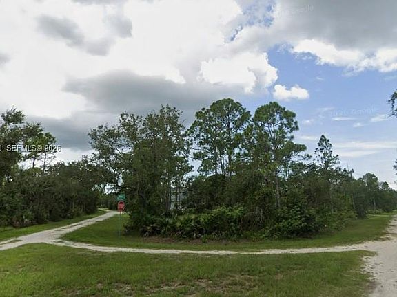 4th image of 28047 Aloha Dr