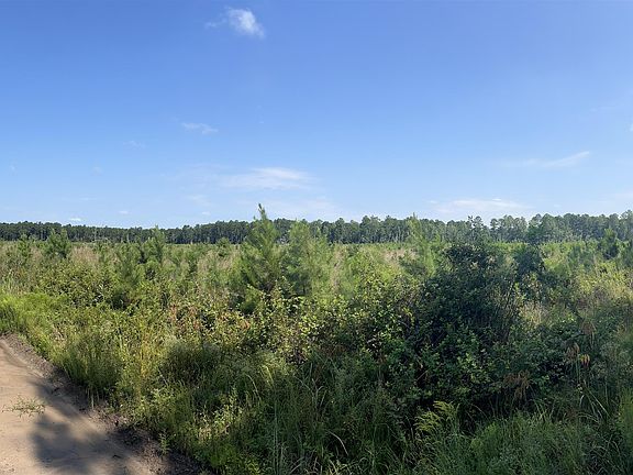 3rd image of Mahogany Ln