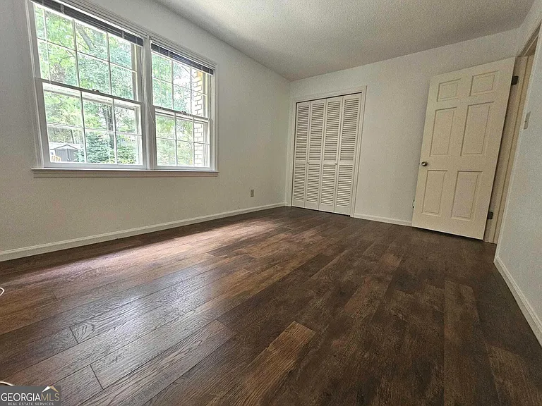 615 Kings Rd — Photo 25