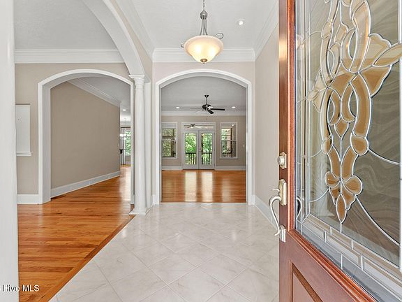 4th image of 363 Gardenia Drive