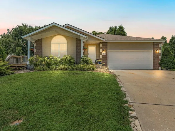 4447 SE Weekley Ct, Tecumseh, KS 66542