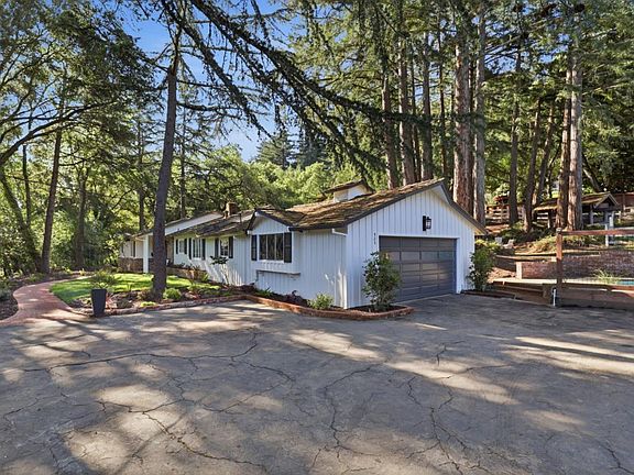 3rd image of 425 Summit Springs Rd