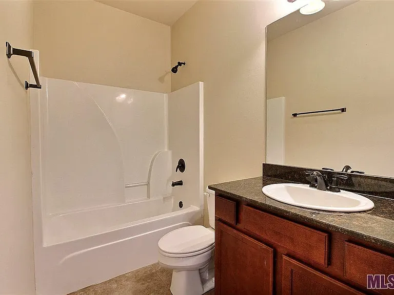 11389 Ashwood Ct — Photo 4