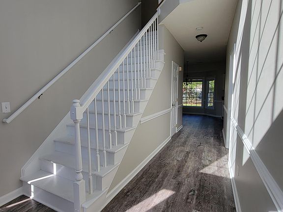 5th image of 8428 Tonawanda Dr