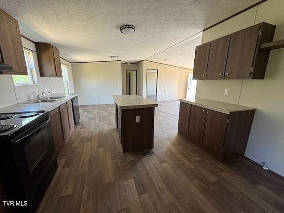 3rd image of 149 Powell Valley School Ln