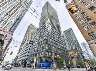 101 Peter St Unit 3903, Toronto, ON M5V 0G6