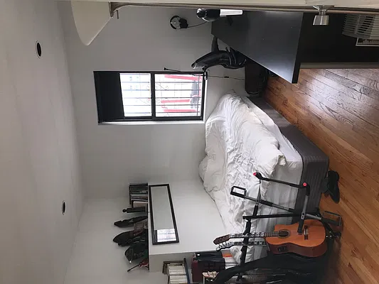 Rented by Chartwell Manhattan Realty | media 10